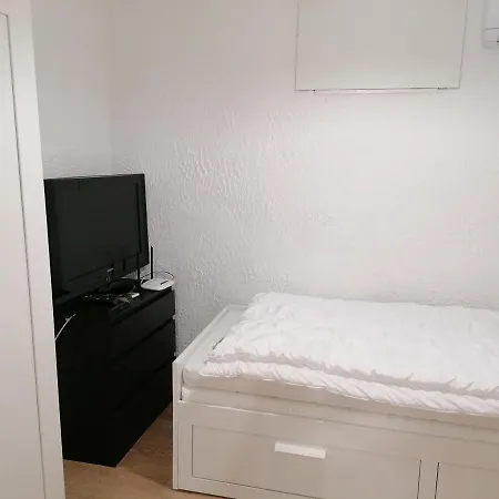 Apartment Marcius Vendeghaz *