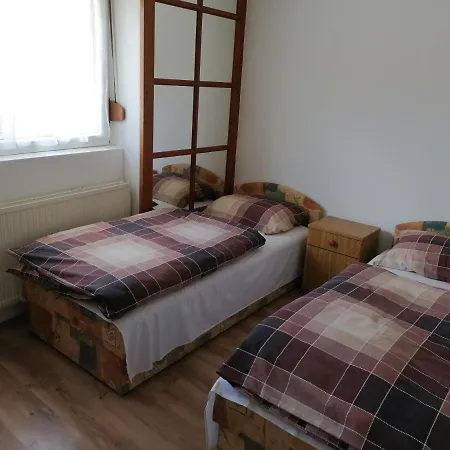Apartment Marcius Vendeghaz *